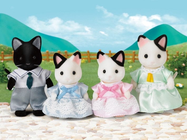 Tuxedo Cat Family Calico Critters Playset