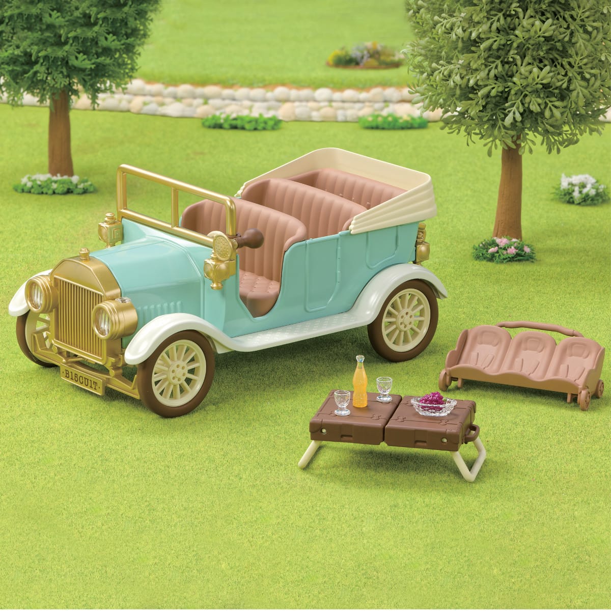 Classic Family Car Calico Critters Playset