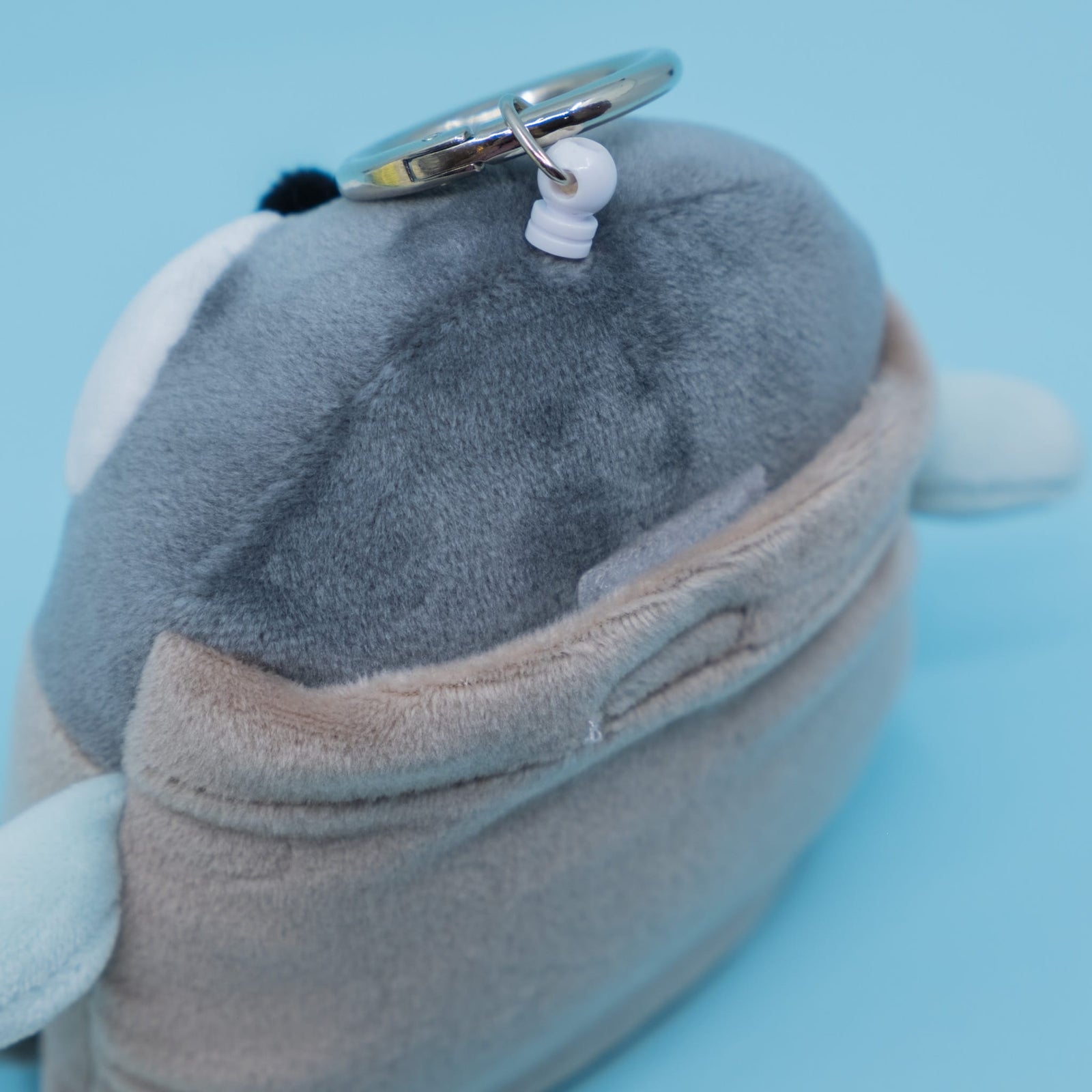 Penguin Hughug Mocchiri Reel Keychain with Pocket
