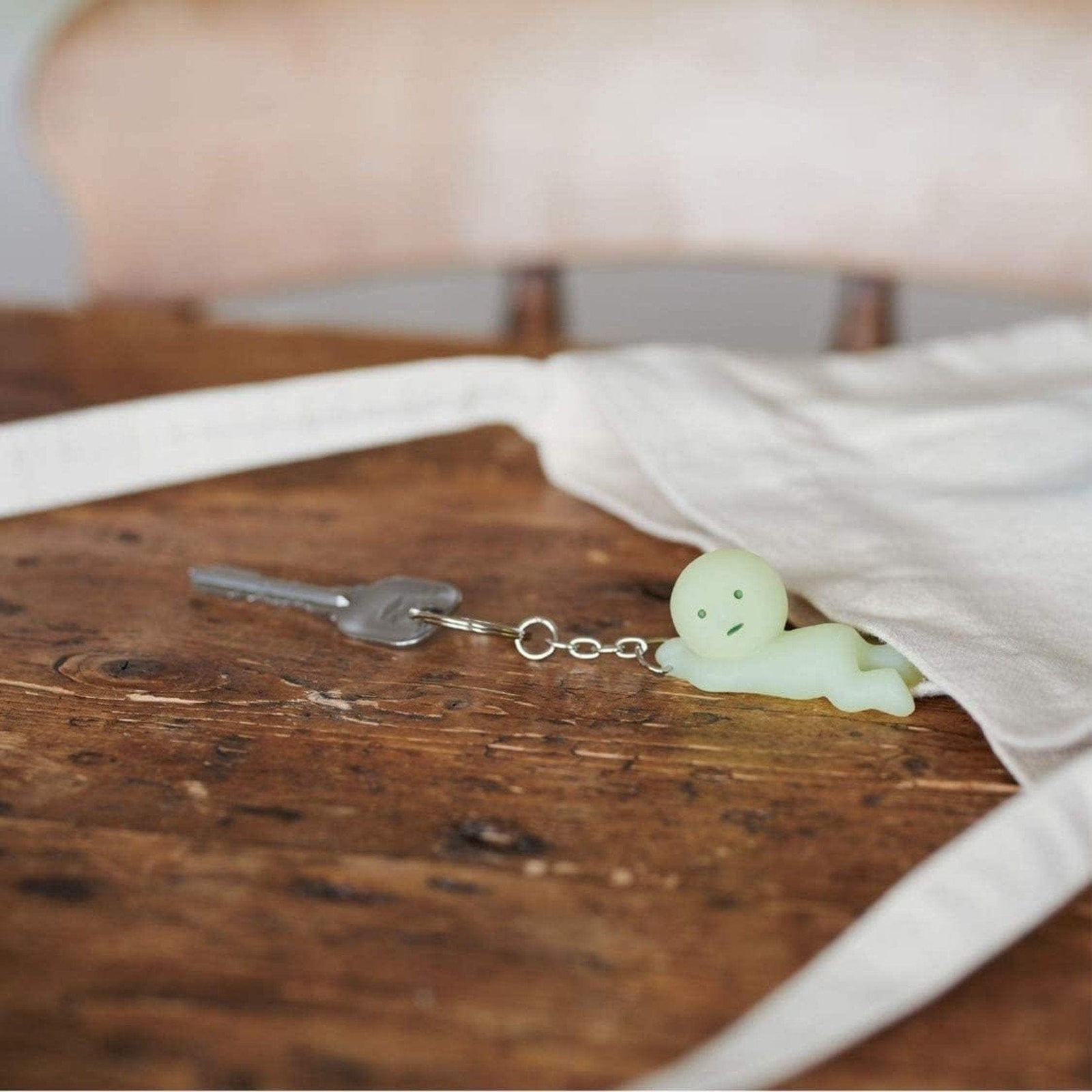 Smiski Grabbing Keychain