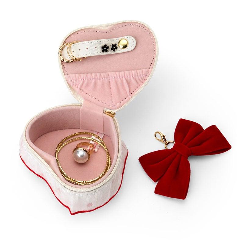 Hello Kitty Strawberry Cake White Heart-Shaped Accessory Case
